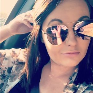 Meet your Posher, Tami